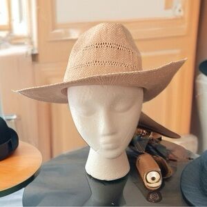 MARCUS ADLER Ombr Straw Panama Hat
ONESZ: BLUSH